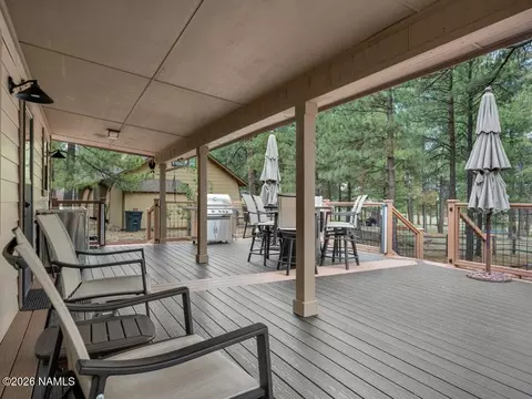 13050 E Fallow Deer Rd, Parks, AZ 86018