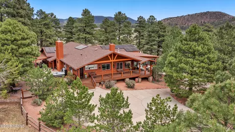 8921 Hulls Rd, Flagstaff, AZ 86004