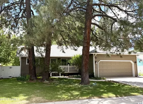 2641 N Fox Run Dr, Flagstaff, AZ 86004
