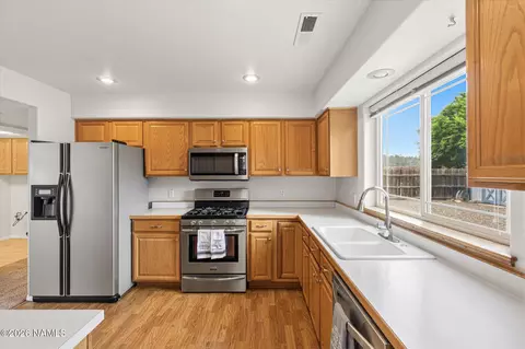Kitchen - 6873 Eagle Crest Dr, Flagstaff, AZ 86004 photo 1 of 3