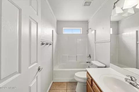 Bath - 6873 Eagle Crest Dr, Flagstaff, AZ 86004 photo 1 of 2