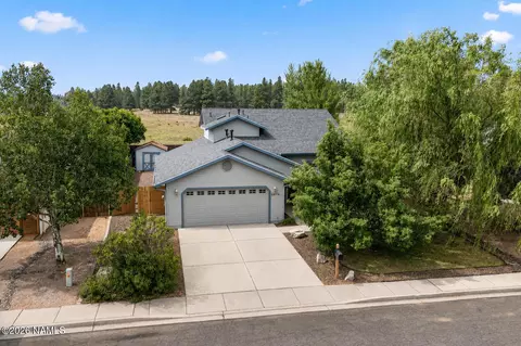 6873 Eagle Crest Dr, Flagstaff, AZ 86004