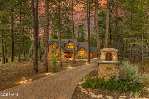 2300 W Kiltie Ln, Flagstaff, AZ 86005