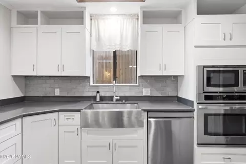 Kitchen - 515 E Bennett Dr, Flagstaff, AZ 86005 photo 3 of 3