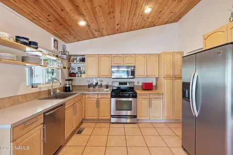 Kitchen - 801 E Crestview Ave, Flagstaff, AZ 86001 photo 2 of 3