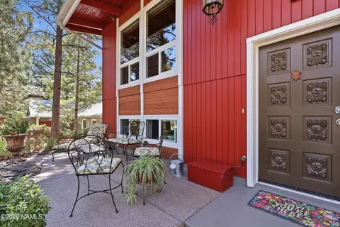 Exterior - 801 E Crestview Ave, Flagstaff, AZ 86001 photo 3 of 12