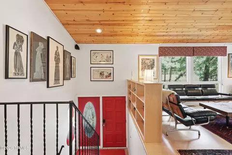 Entry Way - 801 E Crestview Ave, Flagstaff, AZ 86001 photo 1 of 2