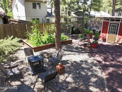 Exterior - 801 E Crestview Ave, Flagstaff, AZ 86001 photo 5 of 12