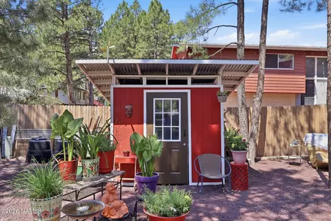 Exterior - 801 E Crestview Ave, Flagstaff, AZ 86001 photo 6 of 12