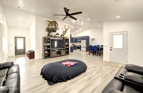 1211 Heywood Ave, Holbrook, AZ 86025