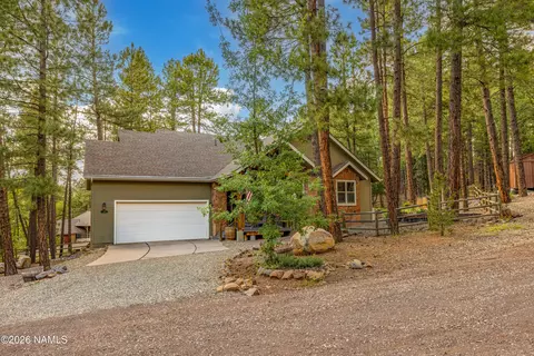 290 N Lodge Dr, Munds Park, AZ 86017