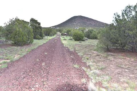 304 E Black Feather Rd, Williams, AZ 86046 photo 2
