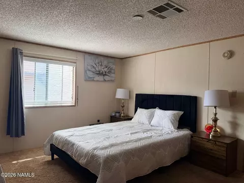 1095 E Hillside Dr, Munds Park, AZ 86017