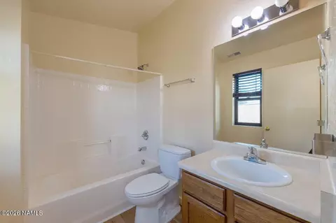 Bath - 1653 E Jacob Way, Flagstaff, AZ 86001 photo 1 of 2