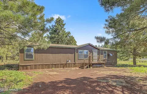 157 N Oak St, Parks, AZ 86018