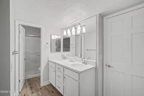 Bath - 6001 E Laurel Loop, Flagstaff, AZ 86004 photo 2 of 2
