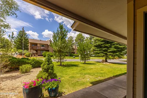 Exterior - 6001 E Laurel Loop, Flagstaff, AZ 86004 photo 3 of 6