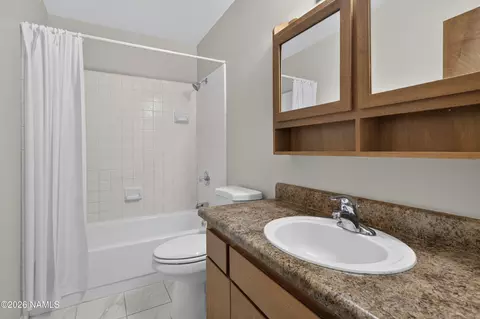 Bath - 2416 Eva Loop, Flagstaff, AZ 86004 photo 1 of 2