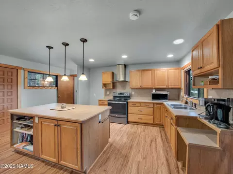 Kitchen - 7329 E Long Bow Dr, Williams, AZ 86046 photo 2 of 4