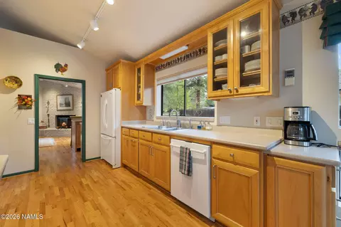 Kitchen - 5145 E Hickory Dr, Flagstaff, AZ 86004 photo 3 of 7