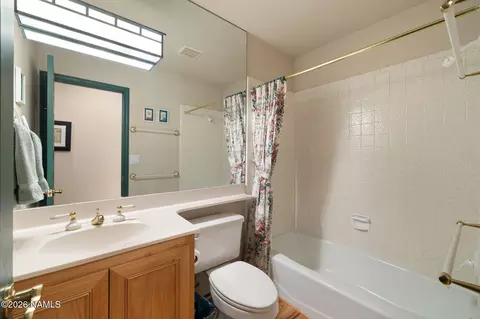 Bath - 5145 E Hickory Dr, Flagstaff, AZ 86004 photo 2 of 6
