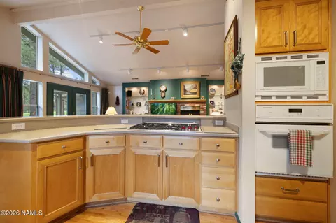 Kitchen - 5145 E Hickory Dr, Flagstaff, AZ 86004 photo 4 of 7