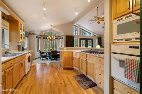 Kitchen - 5145 E Hickory Dr, Flagstaff, AZ 86004 photo 2 of 7