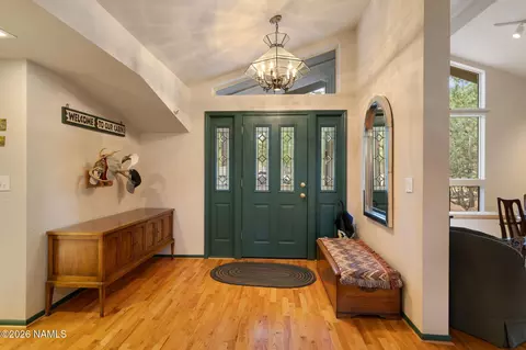 Entry Way - 5145 E Hickory Dr, Flagstaff, AZ 86004 photo 1 of 6