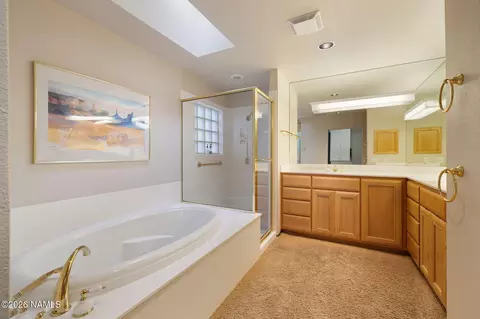 Bath - 5145 E Hickory Dr, Flagstaff, AZ 86004 photo 5 of 6