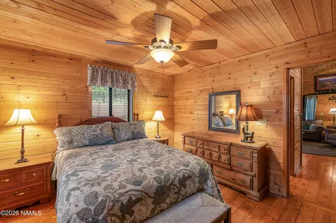 Bedroom - 7386 E Long Bow Dr, Williams, AZ 86046 photo 2 of 7