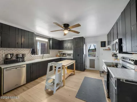 Kitchen - 2857 E Hoctor Rd, Williams, AZ 86046 photo 3 of 5