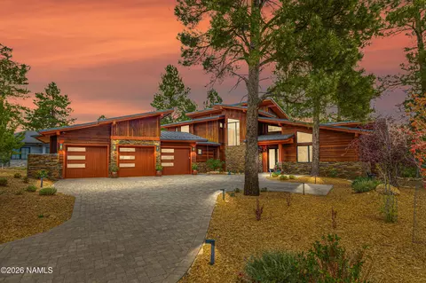 3308 S Clubhouse Cir, Flagstaff, AZ 86005