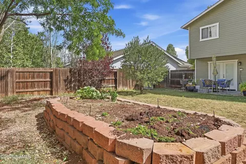 Exterior - 6814 Eagle Crest Dr, Flagstaff, AZ 86004 photo 8 of 11