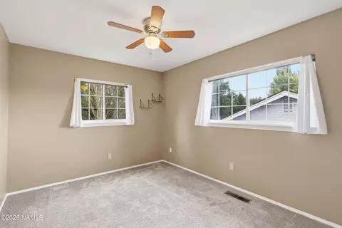 Bedroom - 6814 Eagle Crest Dr, Flagstaff, AZ 86004 photo 2 of 5