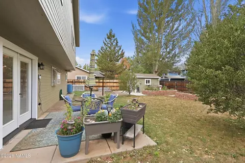 Exterior - 6814 Eagle Crest Dr, Flagstaff, AZ 86004 photo 5 of 11