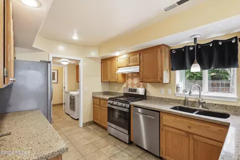Kitchen - 6814 Eagle Crest Dr, Flagstaff, AZ 86004 photo 1 of 3