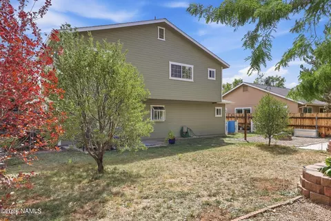 Exterior - 6814 Eagle Crest Dr, Flagstaff, AZ 86004 photo 6 of 11