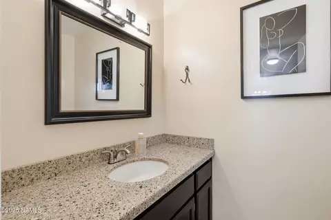 Bath - 6814 Eagle Crest Dr, Flagstaff, AZ 86004 photo 2 of 4