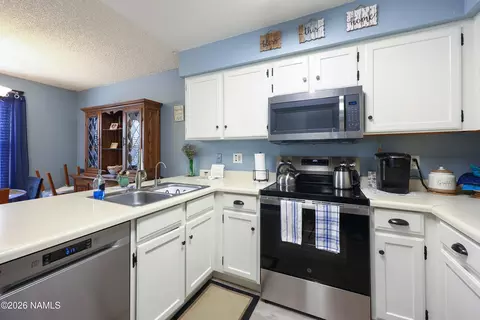 Kitchen - 4275 E Spring Meadows Cir, Flagstaff, AZ 86004 photo 2 of 3