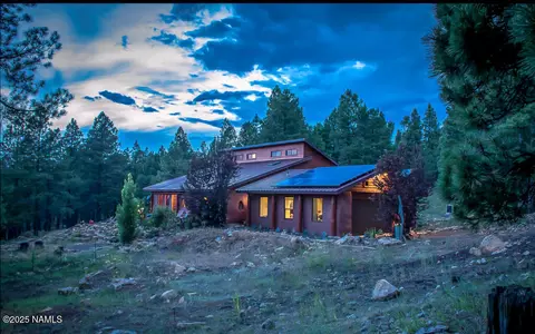 3148 Pioneer Trl, Flagstaff, AZ 86005