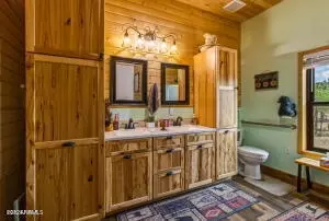 Bath - 2486 Deer Path, Happy Jack, AZ 86024 photo 2 of 3