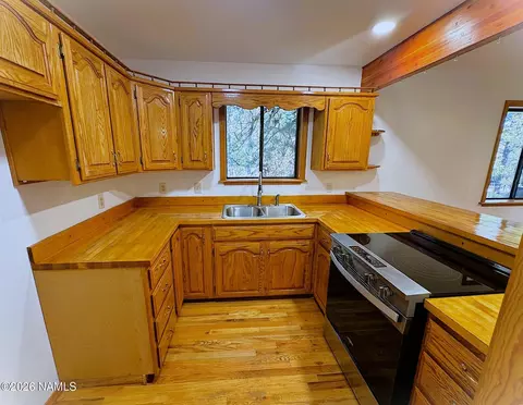 Kitchen - 7803 E Long Bow Dr, Williams, AZ 86046 photo 3 of 4