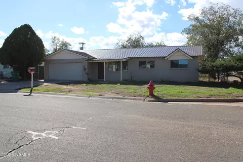 169 Cochise Dr, Winslow, AZ 86047
