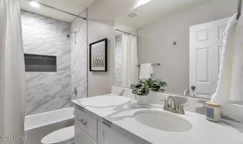 Bath - 7965 E Gemini Dr, Flagstaff, AZ 86004 photo 1 of 2
