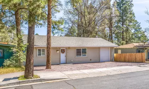 2516 N Center St, Flagstaff, AZ 86004