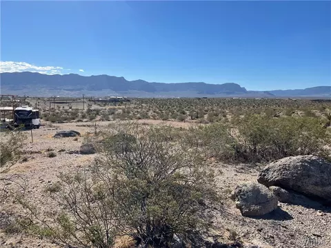 1205 W Haystack Dr, Meadview, AZ 86444 photo 3