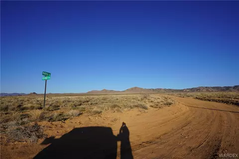 000 E Valley Rd, Kingman, AZ 86401 photo 5