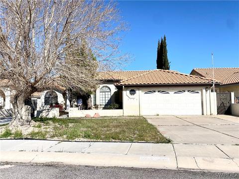 2706 Golf Dr, Kingman, AZ 86401