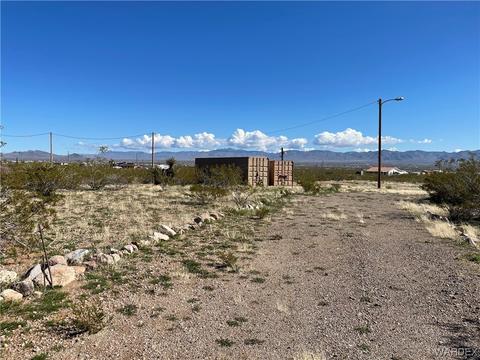 1566 S Egar Rd, Golden Valley, AZ 86413