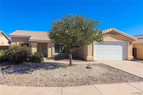 2391 E Saguaro Dr, Mohave Valley, AZ 86440